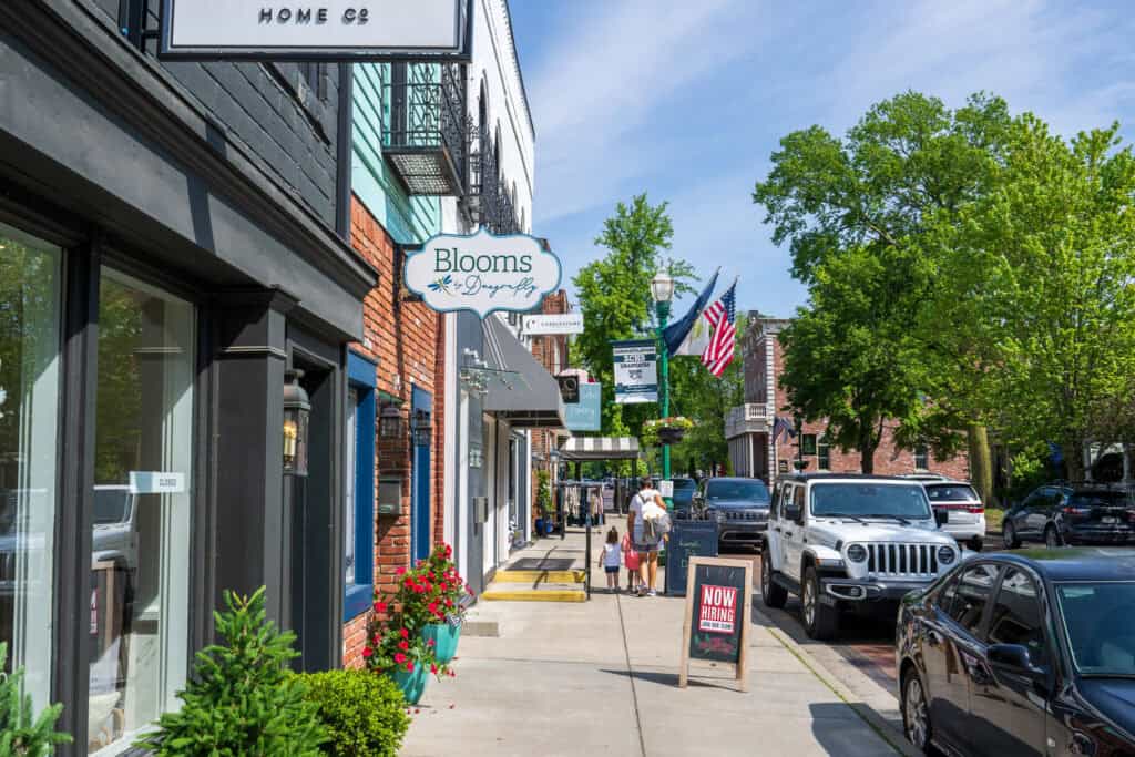 Downtown Zionsville, Indiana in the summer.